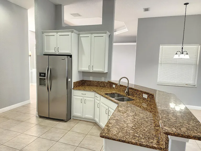 4374 SW Savona Blvd — Photo 8