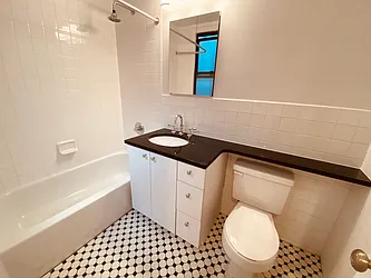 Rented by Metropolis Real Estate of Manhattan