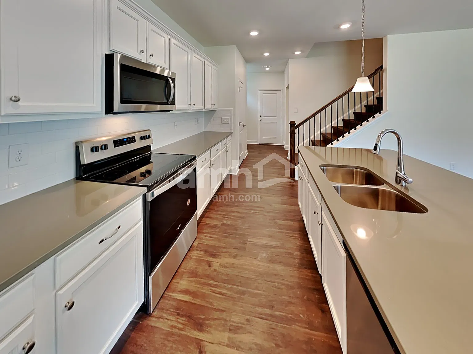 5 bed, 3.0 bath, 2513 sqft, $2,735 — Photo 3