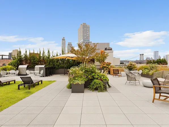 184 Kent Avenue image 14 of 16