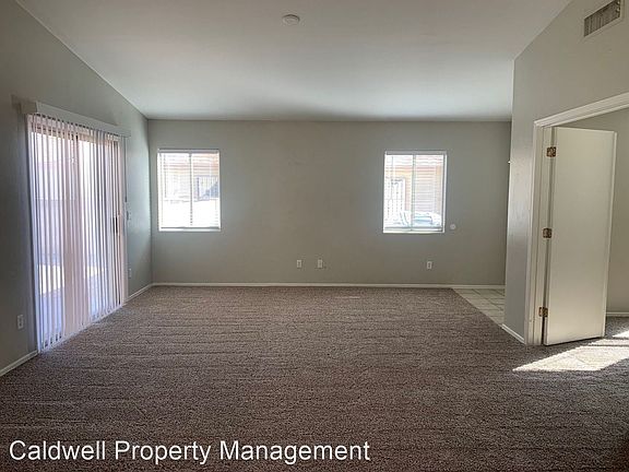 3rd image of 1344 W Calle Rio Rojo