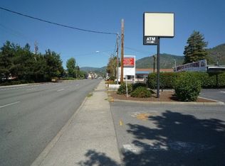 1501 NE 6th St, Grants Pass, OR 97526