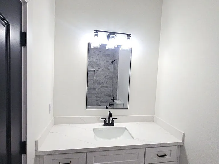 8101 Venus St — Photo 11
