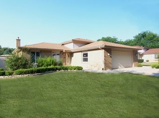 1614 Clemens Rd, Darien, IL 60561