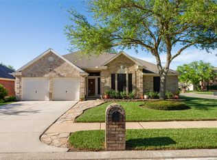11009 Thornwood Dr, La Porte, TX 77571