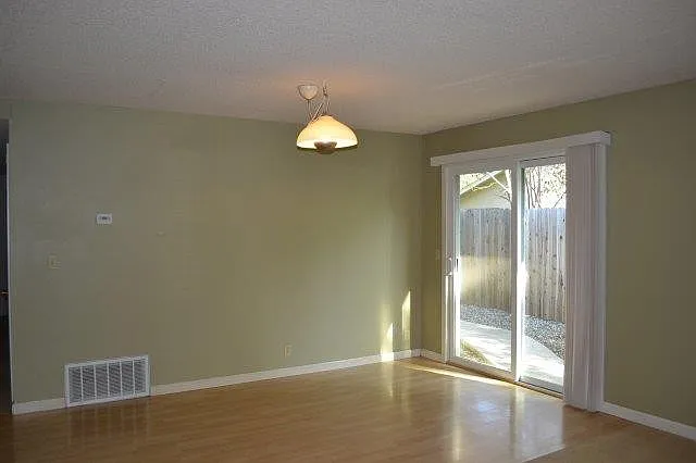 537 Scripps Dr — Photo 10
