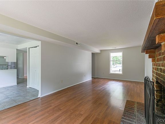 4th image of 10002 Laurel Lakes Dr