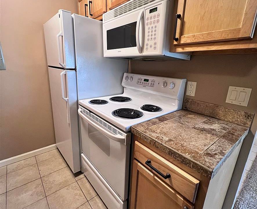 1st image of 1520 D St #8