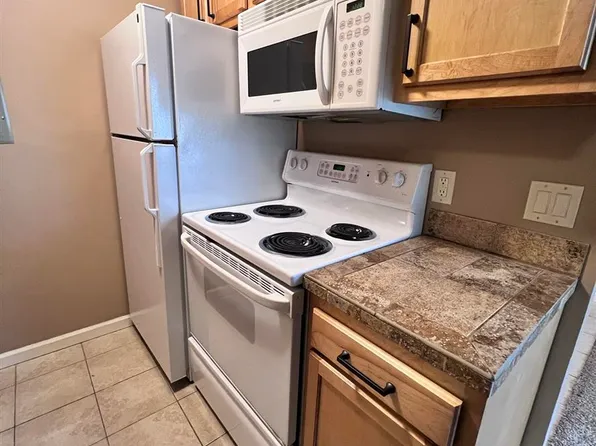 1520 D St #8, Lincoln, NE 68502