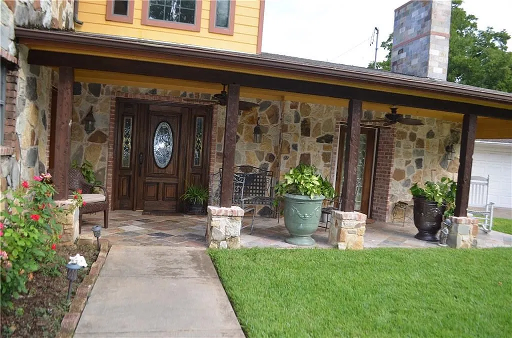 6 bed, 3450 sqft, $9,000 — Photo 1