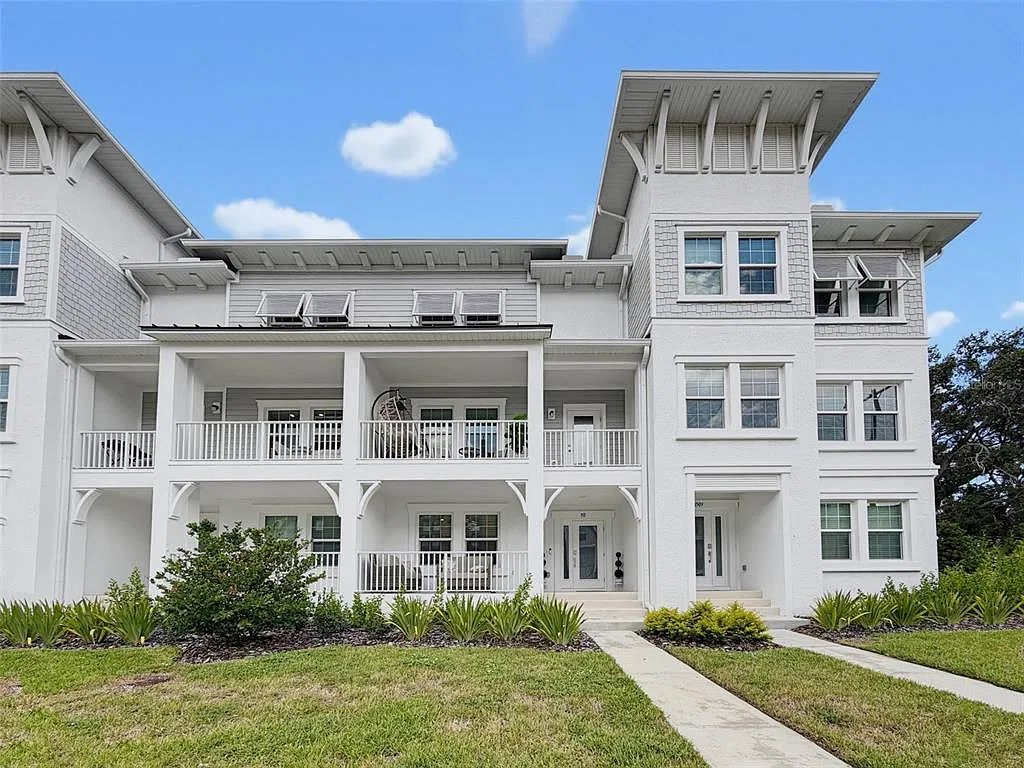 3 bed, 3.5 bath, 2192 sqft, $5,500 — Photo 1