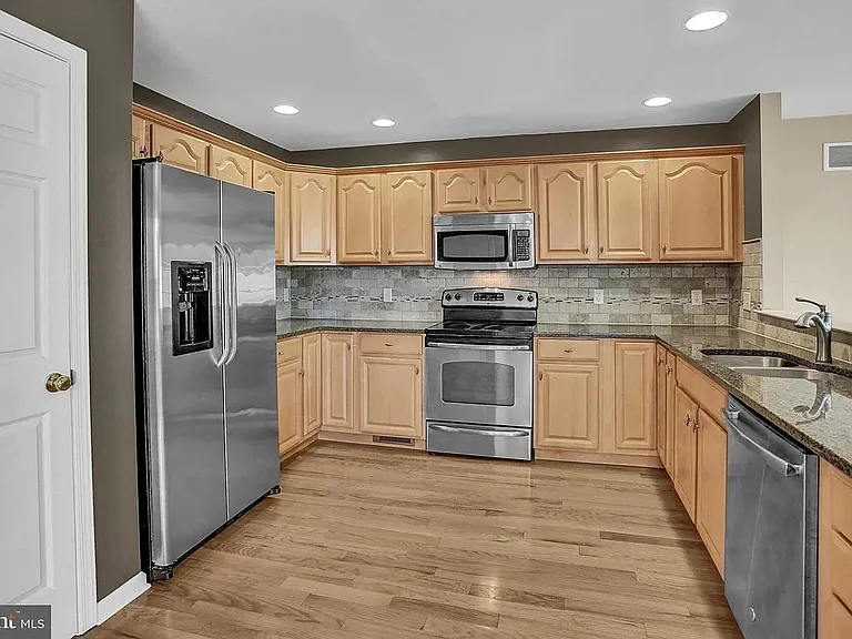 6341 Galleon Dr — Photo 7