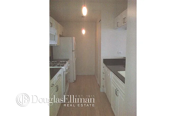 Rented by Douglas Elliman | media 16