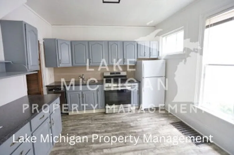 2 bed, 1.0 bath, 607 sqft, $1,800 — Photo 2