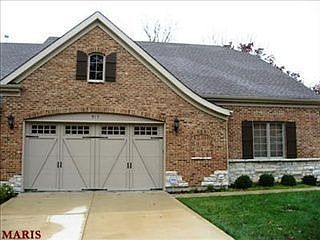 1st image of 915 Hanna Bend Ct
