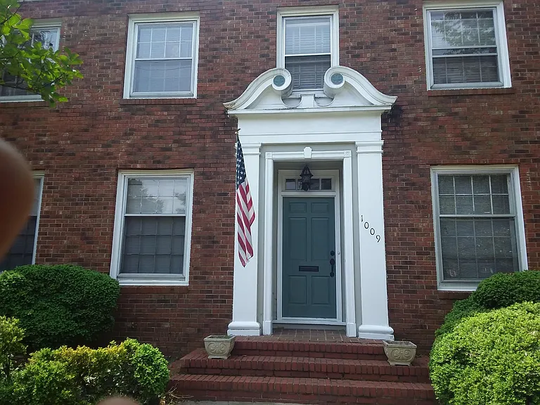 1009 W Friendly Ave #30 — Photo 6