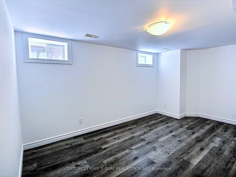 1763 Bayview Ave #BASEMENT — Photo 5