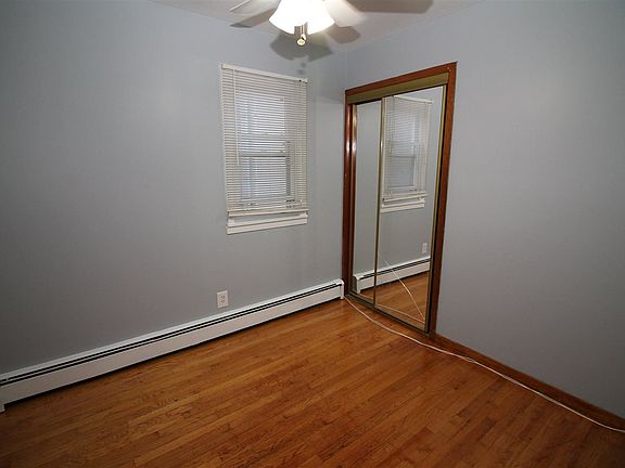 5th image of 146 35th St #1