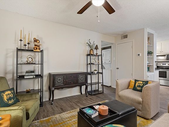 3rd image of 1214 Baylor Ave APT 202