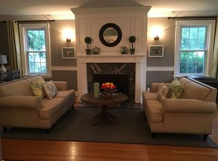 94 Fernwood Ter, Garden City, NY 11530