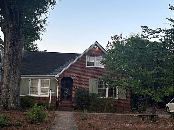 4th image of 228 Cottage Pl
