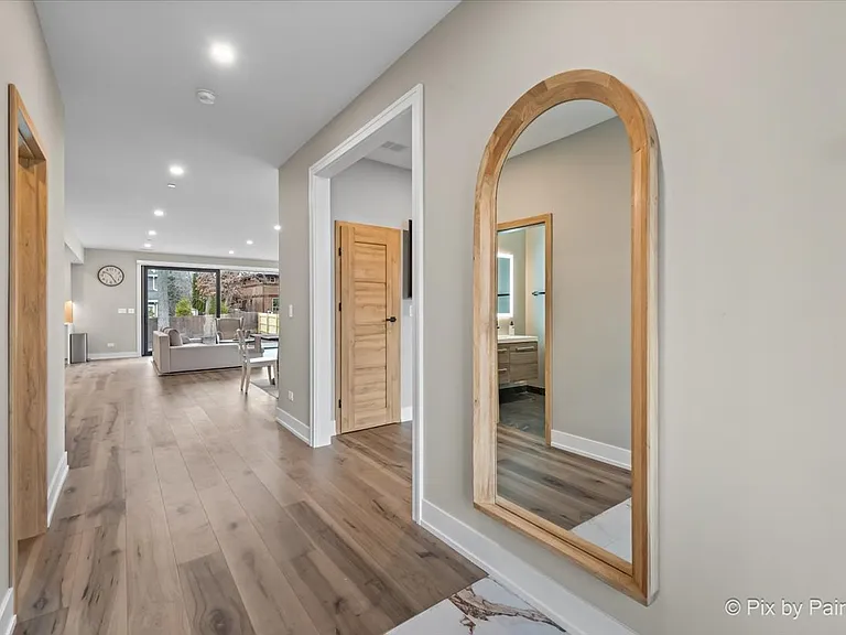 148 Oak St — Photo 13