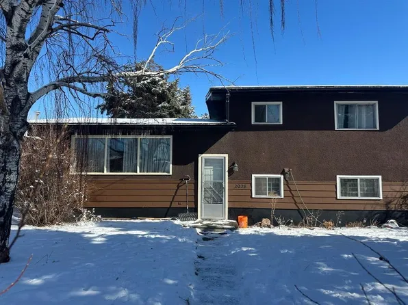 2028 W 43rd St SE, Calgary, AB T2B 1H3