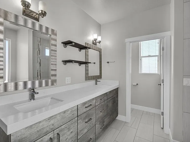 2792 S 3250 W — Photo 20