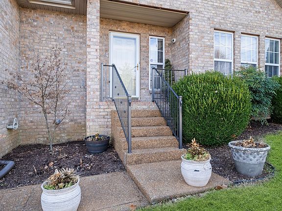 5th image of 105 Hanover Ct