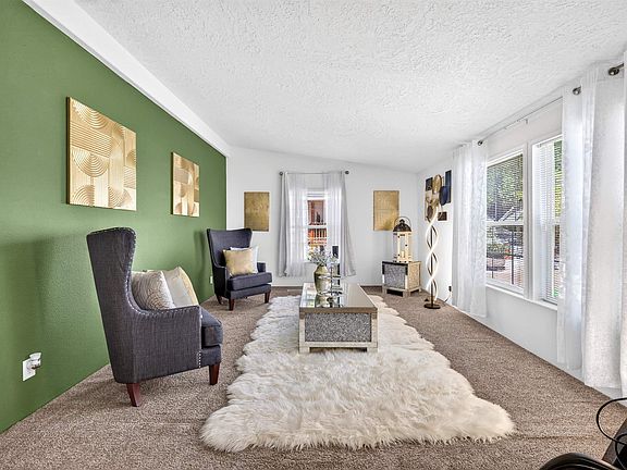 4th image of 2217 N Vermont Loop