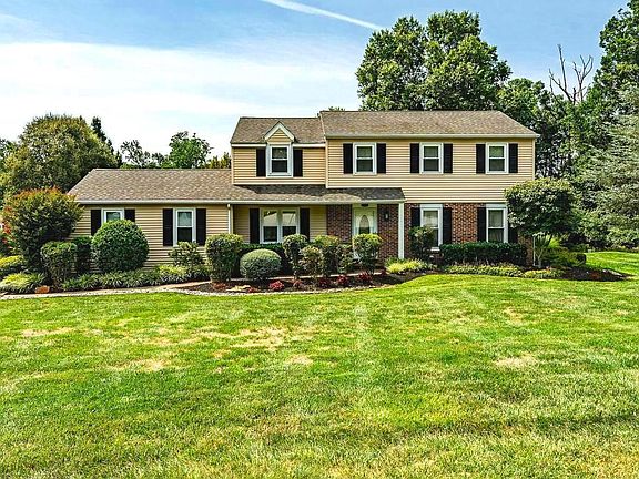 4th image of 518 Cheshire Dr
