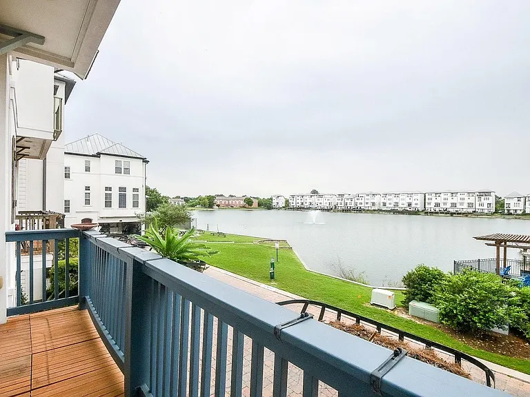 2222 Hilshire Lake Dr — Photo 18