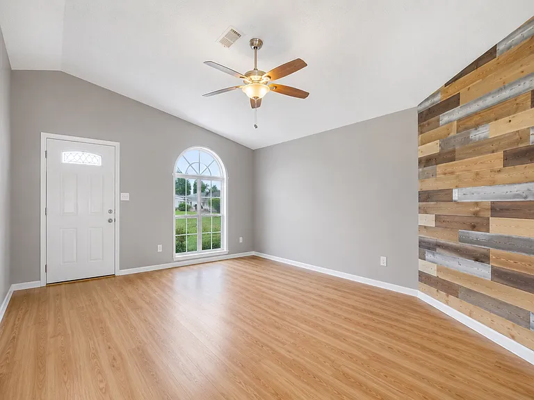 2137 Curtiswood Dr — Photo 8