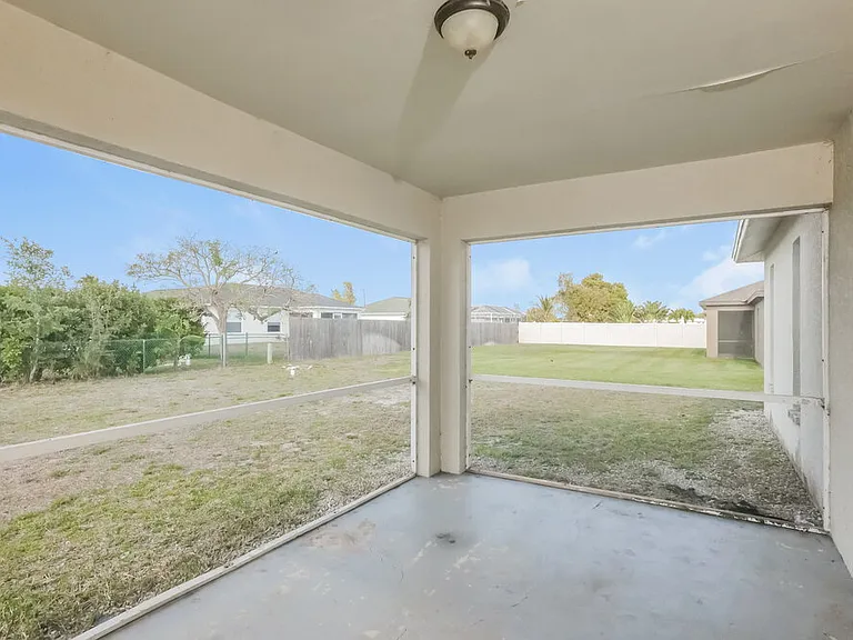 845 SW 37th Ln — Photo 7