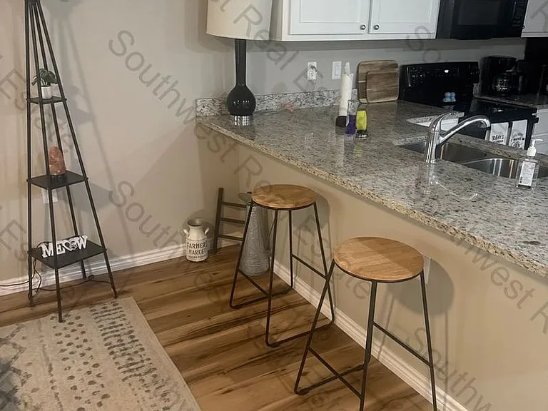 3116 Westminster Dr — Photo 5