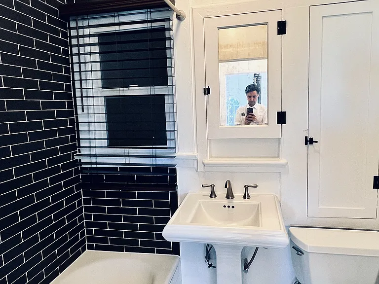 535 N Alexandria Ave #101 — Photo 8