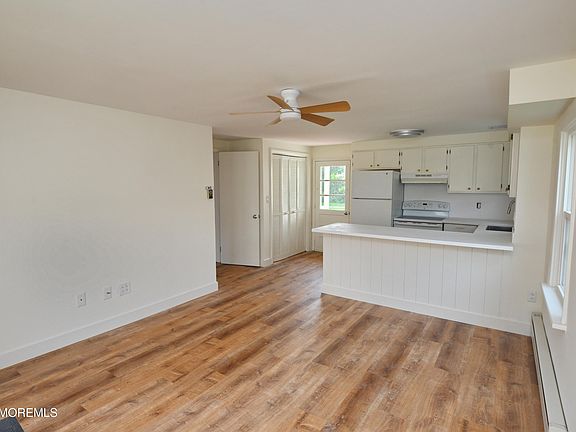 4th image of 704 Mount Pl