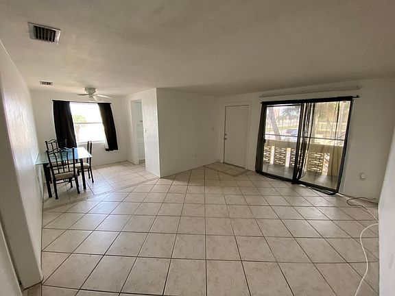 3rd image of 2601 N Oleander Ave APT 12
