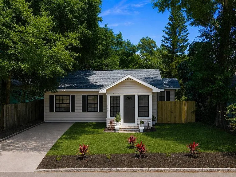 1175 Highland Ct N — Photo 1