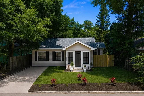 1175 Highland Ct N Photo 1