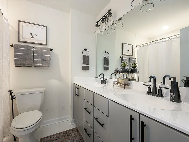 735 Lochlyn Hill Dr — Photo 19