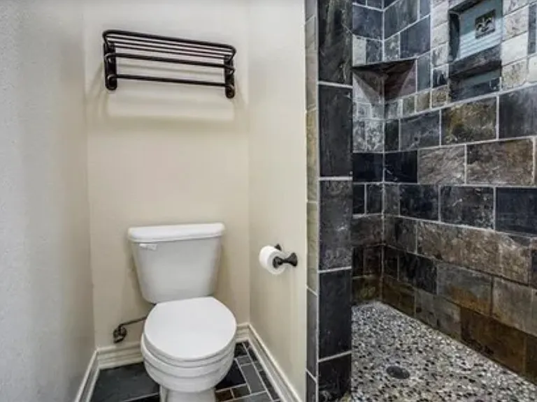 5608 Jamaica Cir — Photo 14
