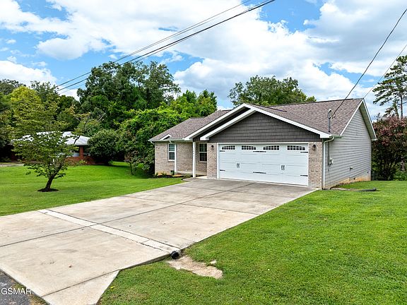 2nd image of 1441 Cherokee Cir