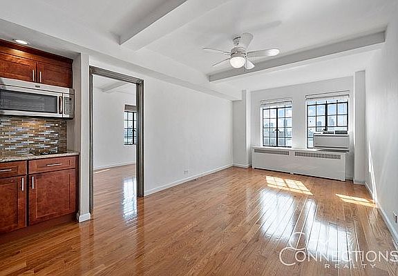 5th image of 5 Tudor City Pl APT 838