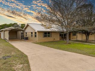 121 Heidi Ln, Kerrville, TX 78028