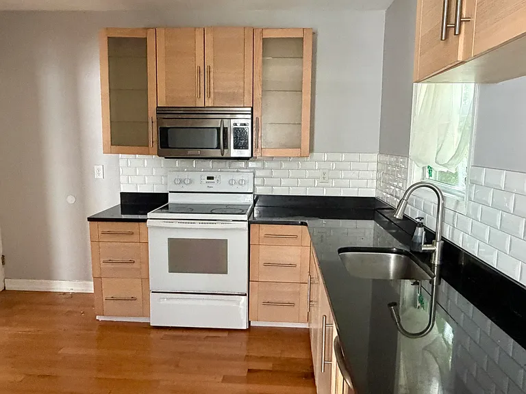530 Myrtle St #1 — Photo 6