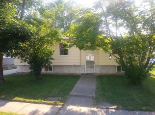 9617 Illinois St, Hebron, IL 60034