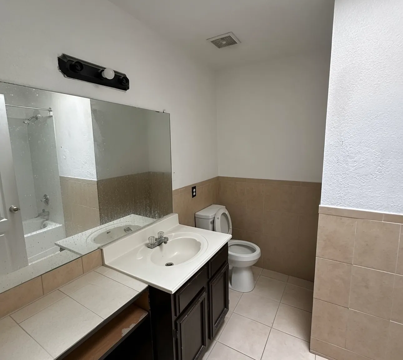 3 bed, 1321 sqft, $1,300 — Photo 3