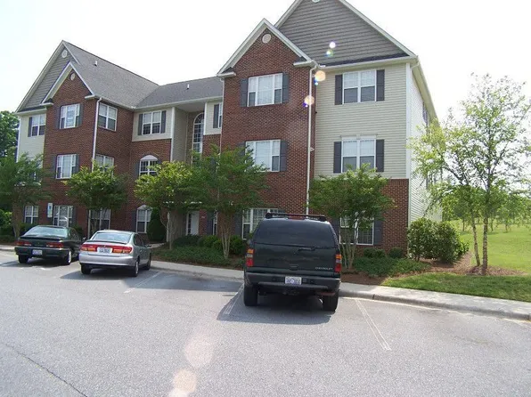 6941-204 Hanesbrook Cir, Clemmons, NC 27012