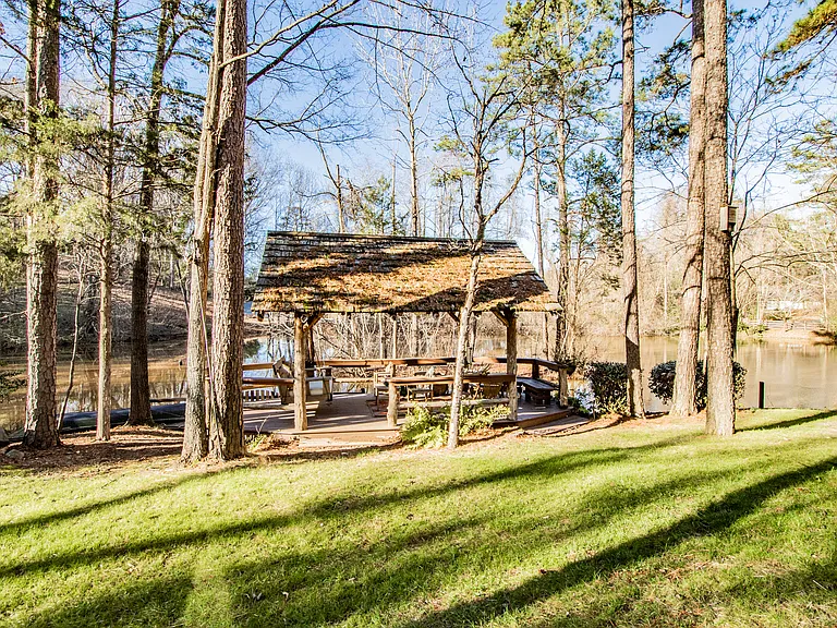 3911 Lakeside Dr — Photo 44